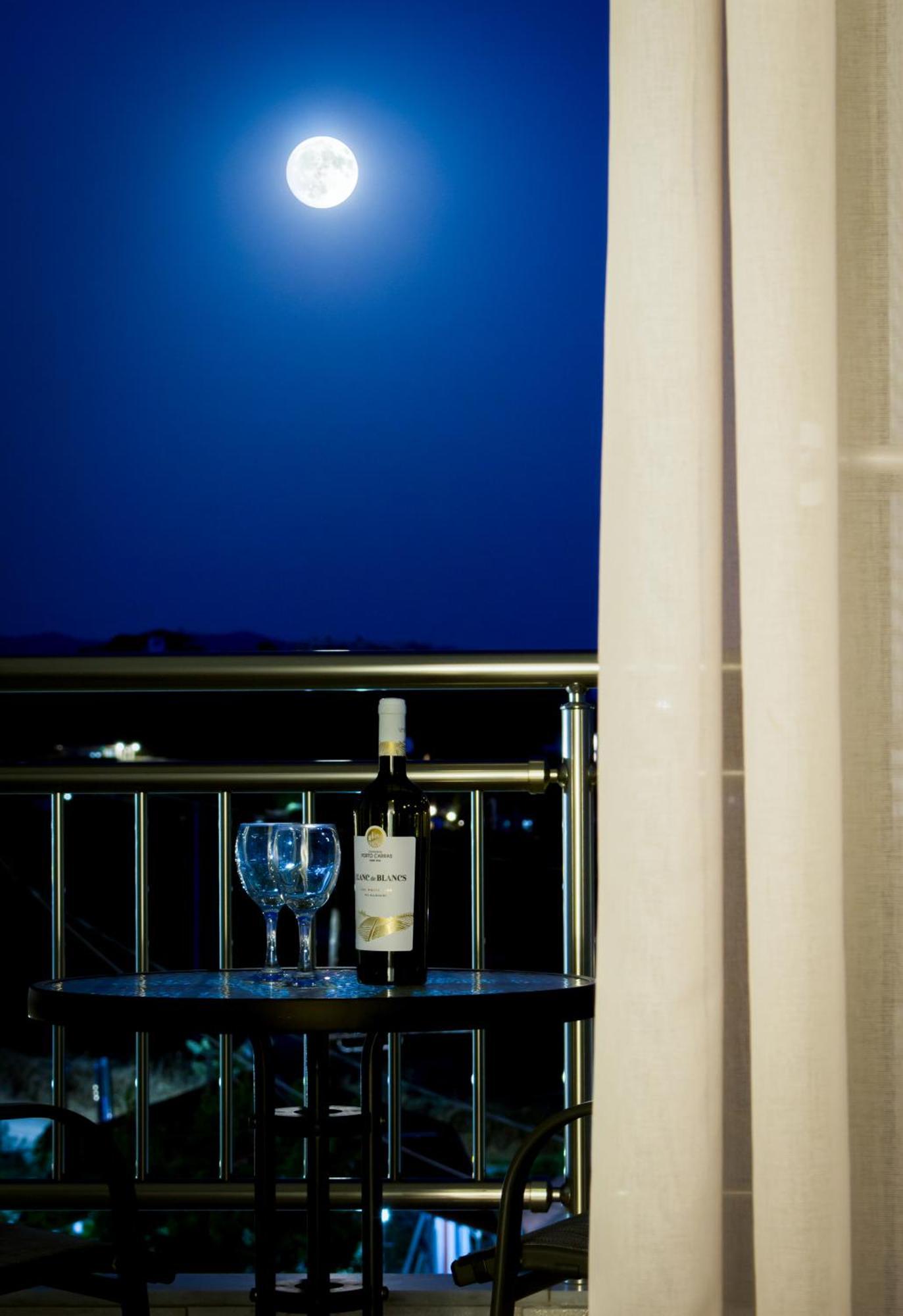 ניקיטי Oliva Suites מראה חיצוני תמונה